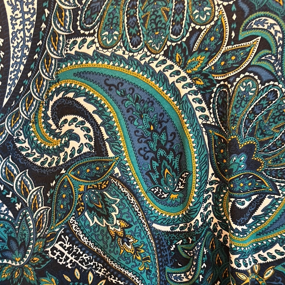 Croft & Barrow Women's Blue Paisley Top - Picture 4 of 4